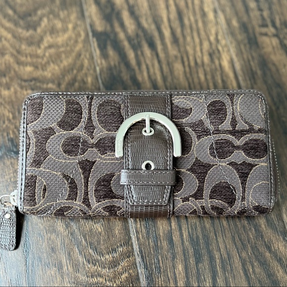 Coach Zip Around Wallet - Picture 1 of 10